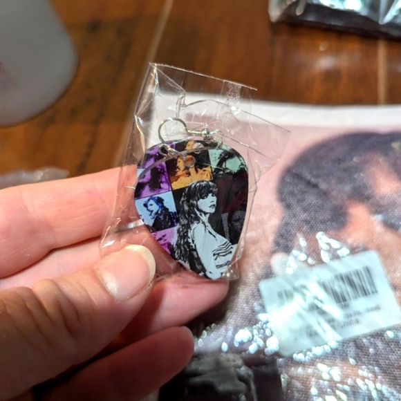 Taylor Swift Swiftie Bundle - Picture 6 of 16